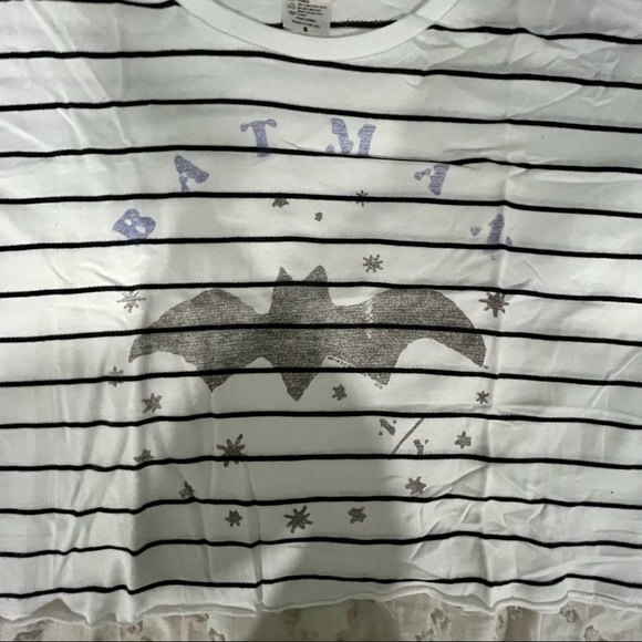 Junk Food Clothing Batman N/Y White Striped Cropped Long Sleeve Top - Picture 3 of 7